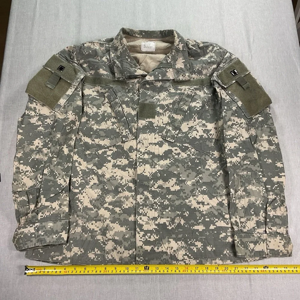ARMY Combat Uniform (ACU) Coat Size Medium Reg (Olive Green Hook Fastner)